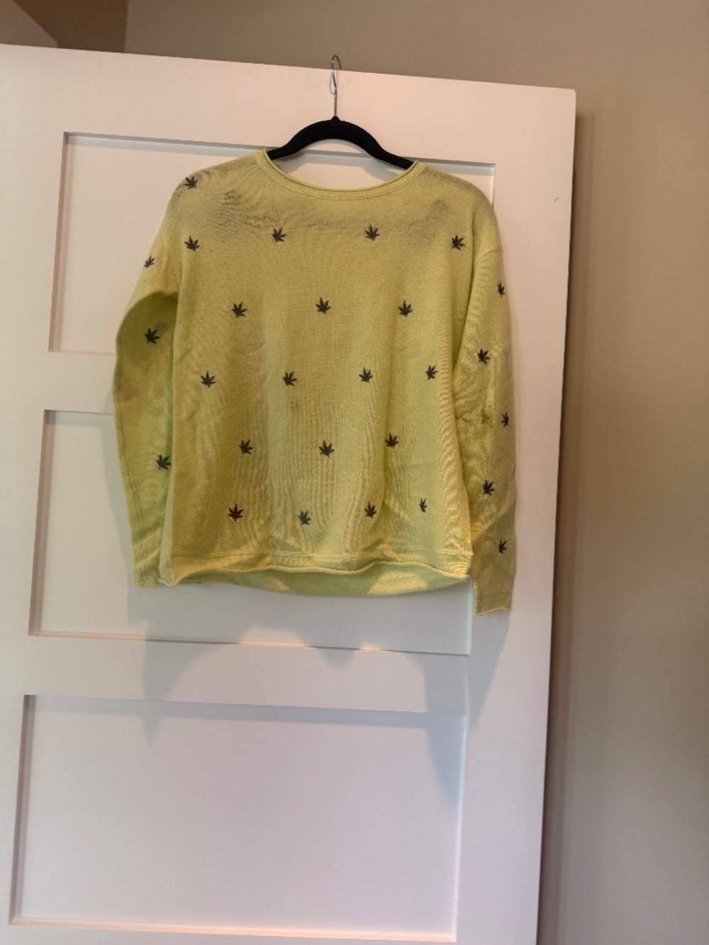 LT Light Green Cashmere Crew with "Leaves"